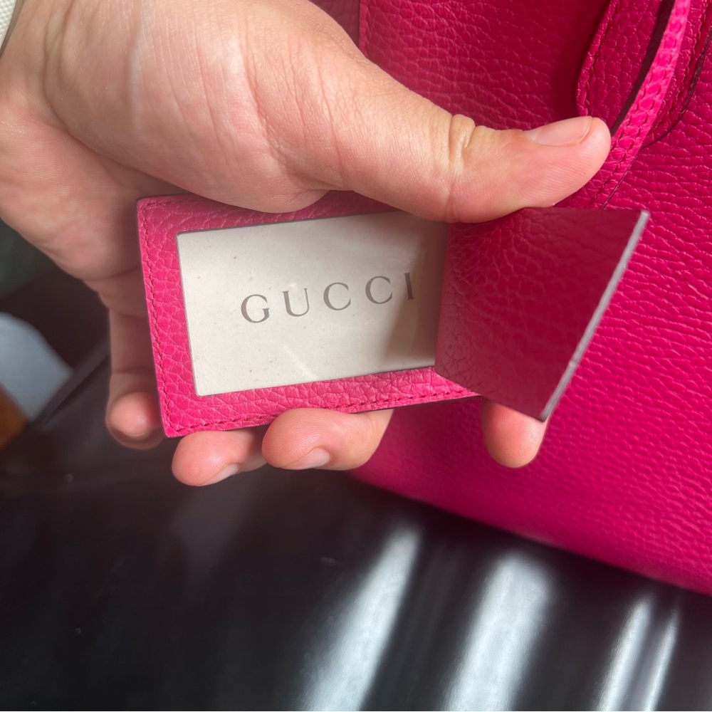 GUCCI Interlocking G Swing Tote - Picture 9 of 14